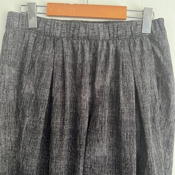 LULULEMON Pleated Crop Joggers Black and White - Picture 2 of 5